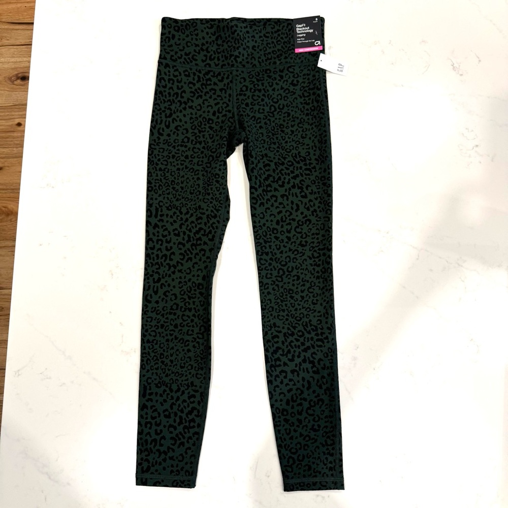 NWT : GapFit High Rise High Compression Legging : Green/Black Cheetah  :small